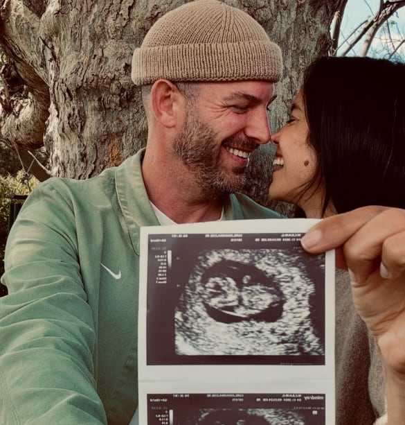 Curé y su esposo compartieron fotos despidiéndose de su hijo (Foto: Johanna Curé / Instagram)