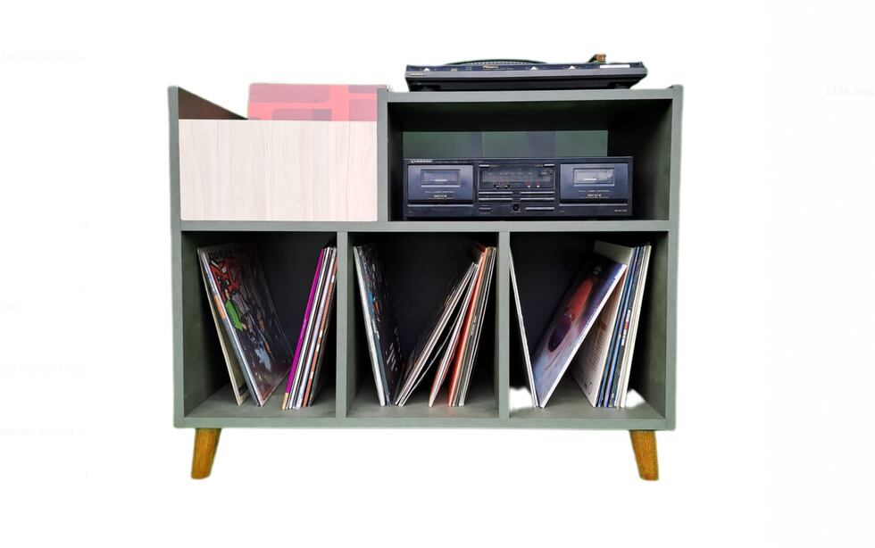 Un mueble con capacidad para 180 discos de vinilo. También sirve para colocar el tornamesa y el amplificador. A la venta en Sonora Muebles.