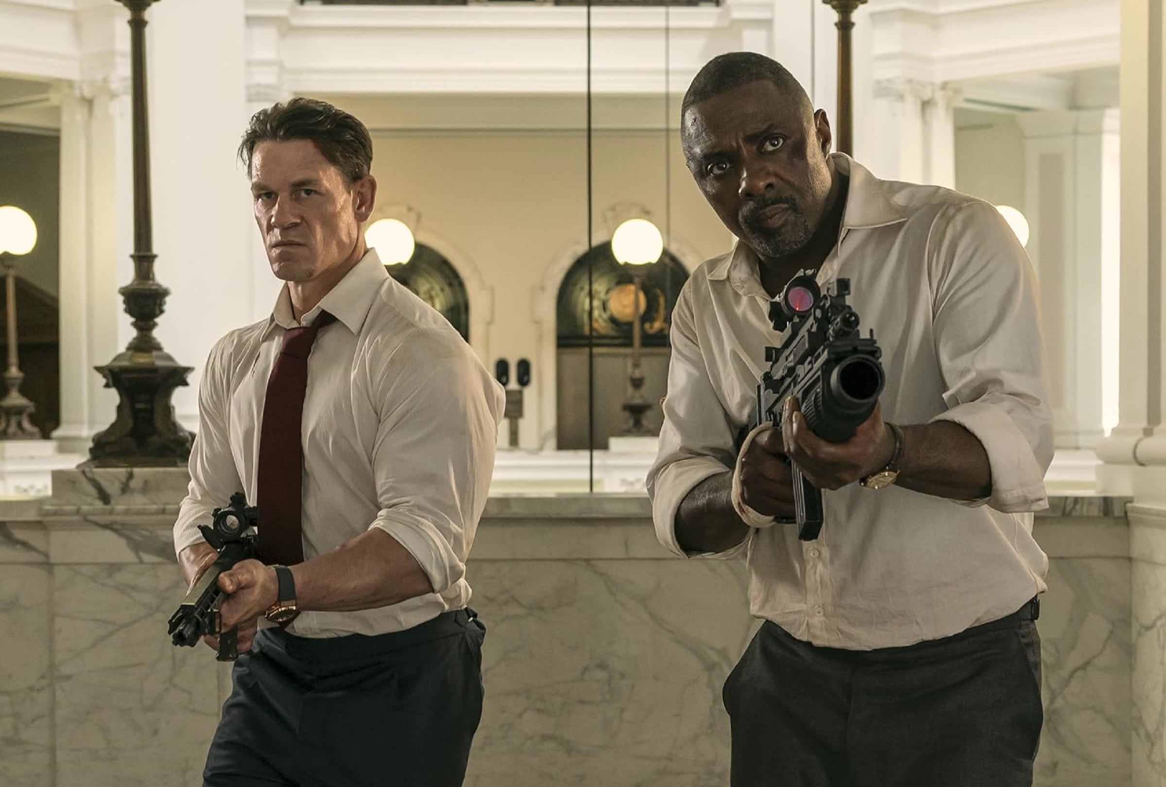 John Cena da vida a Will Derringer y Idris Elba da vida a Sam Clarke en la comedia de acción "Jefes de estado" (Foto: Amazon Prime Video)