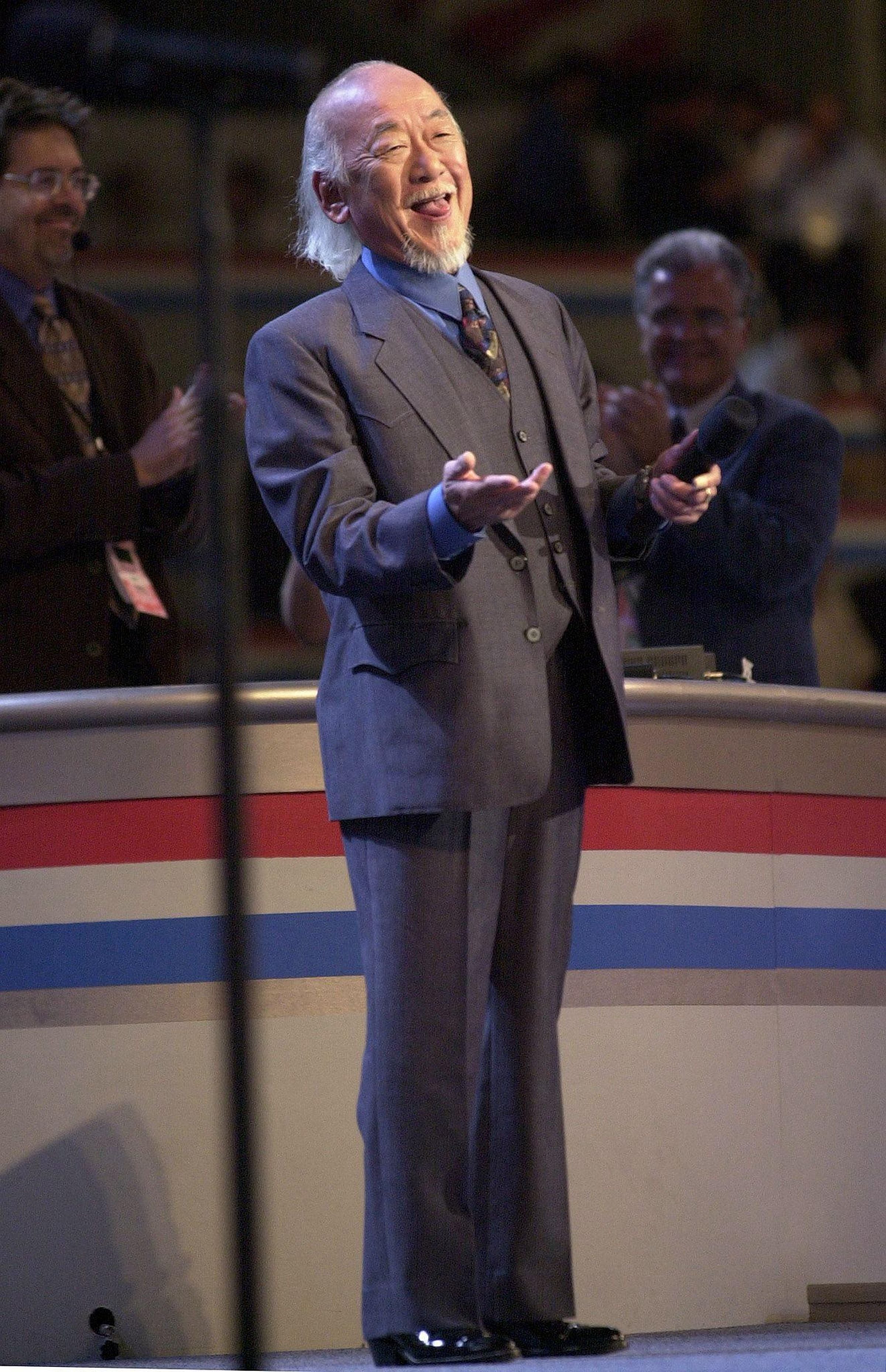 Pat Morita en agosto del año 2020. ¿Sabías que fue nominado al Óscar por su papel del Sr. Miyagi? (Foto: Roberto Schmidt / AFP)