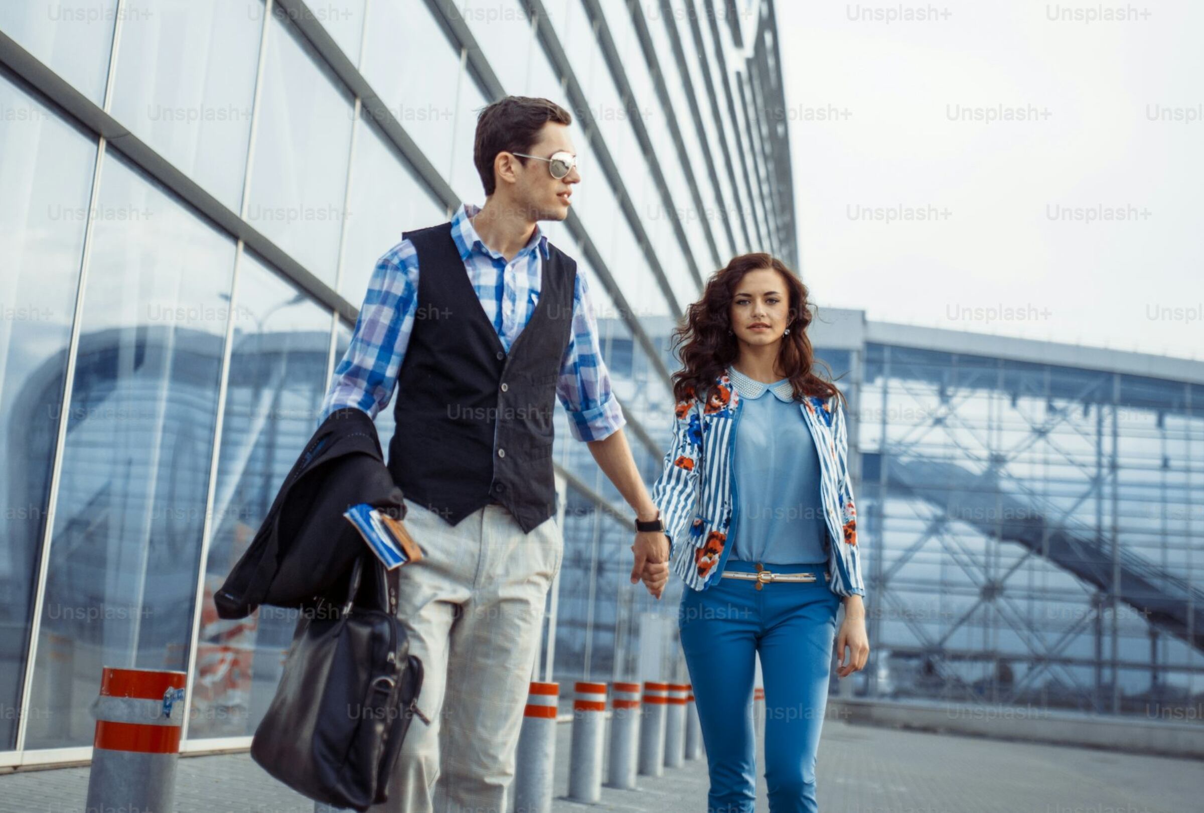 El número de estadounidenses que no podrán volar a casa durante las vacaciones será “significativo”, afirmó Sean Duffy (Foto: Freepik)