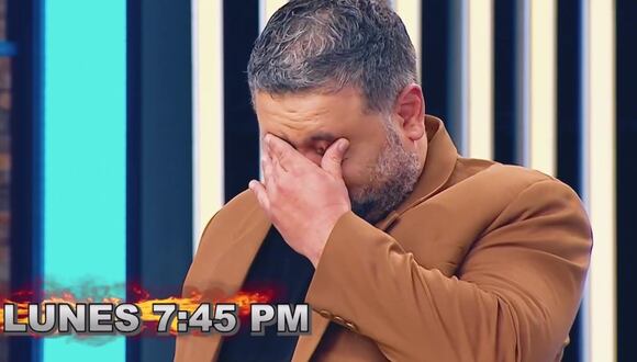 Jurado Javier Masías no podrá contener las lágrimas en la noche de eliminación. (Foto: Captura de video)