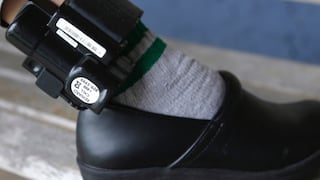 Atención a los inmigrantes en USA: el ICE planea que 180 mil de ellos utilicen grilletes con GPS