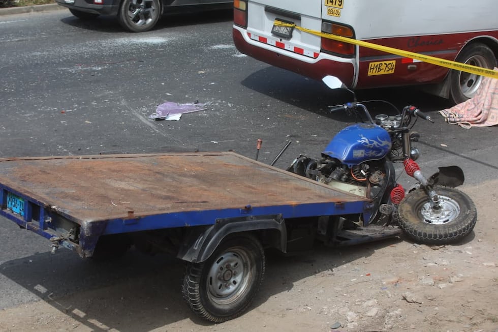 Las víctimas se trasladaban en una carreta en Huaycán. (Foto: Violeta Ayasta / @photo.gec)