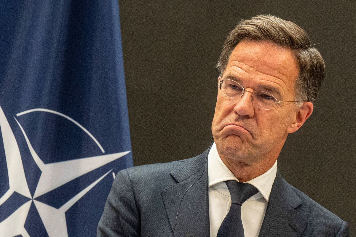El secretario general de la OTAN, Mark Rutte, y el primer ministro checo (no aparece en la imagen) ofrecen una rueda de prensa conjunta el 4 de septiembre de 2025 en Praga. Foto: AFP