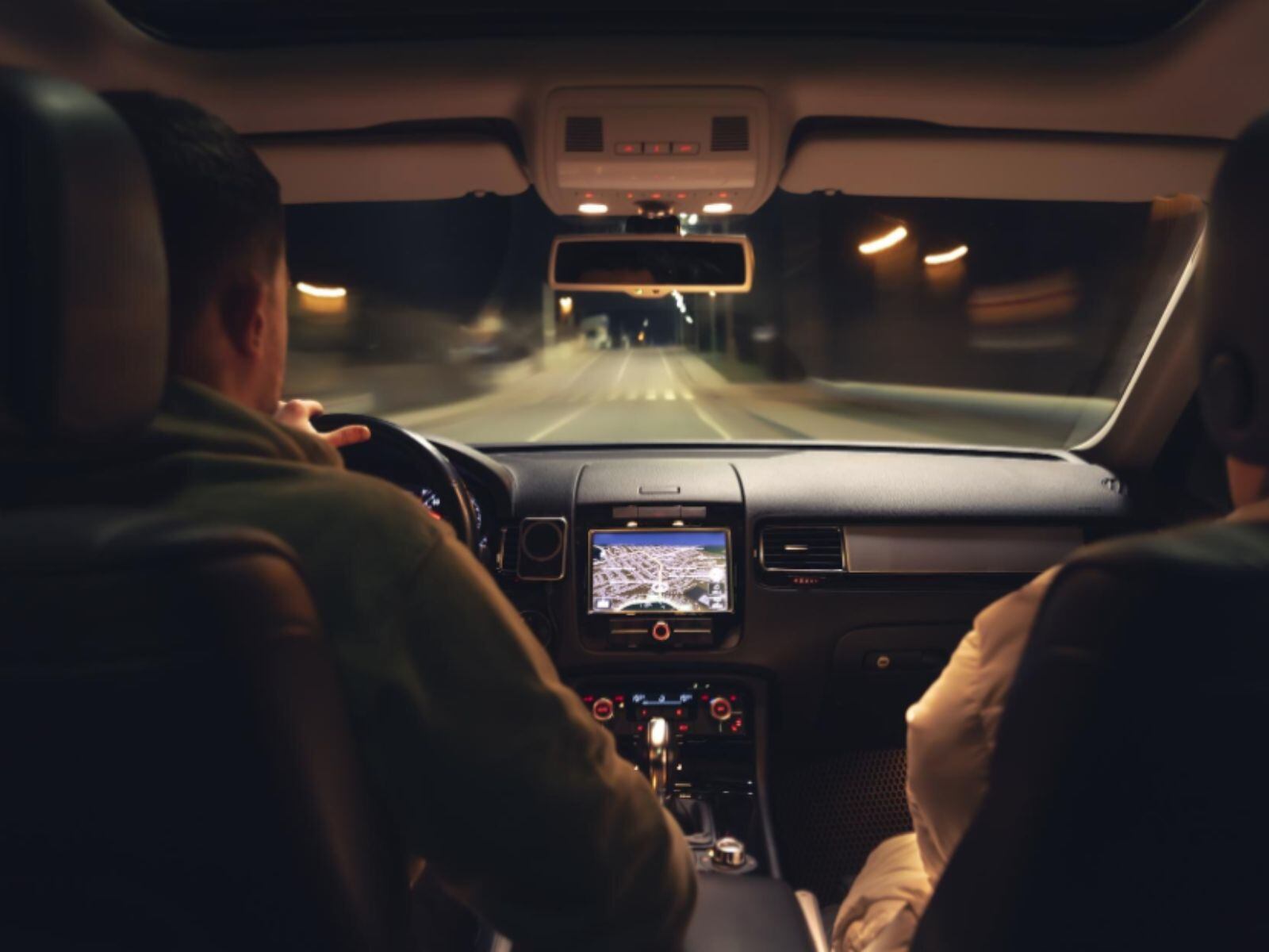 En caso de presentar ceguera nocturna, no es recomendable conducir en horas de la noche. (Crédito: Freepik)