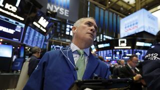Wall Street finaliza en rojo preocupado por datos económicos de China