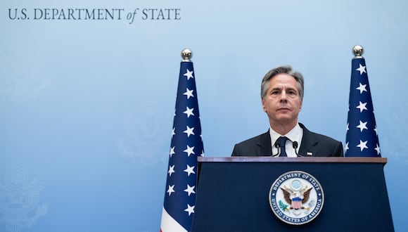 El secretario de Estado de Estados Unidos, Antony Blinken, habla durante una conferencia de prensa en Tel Aviv el 30 de noviembre de 2023. (Foto de SAUL LOEB / POOL / AFP)