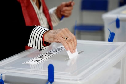 Elecciones Chile 2025: Alta participación, aglomeraciones y ausencia de incidentes durante votación