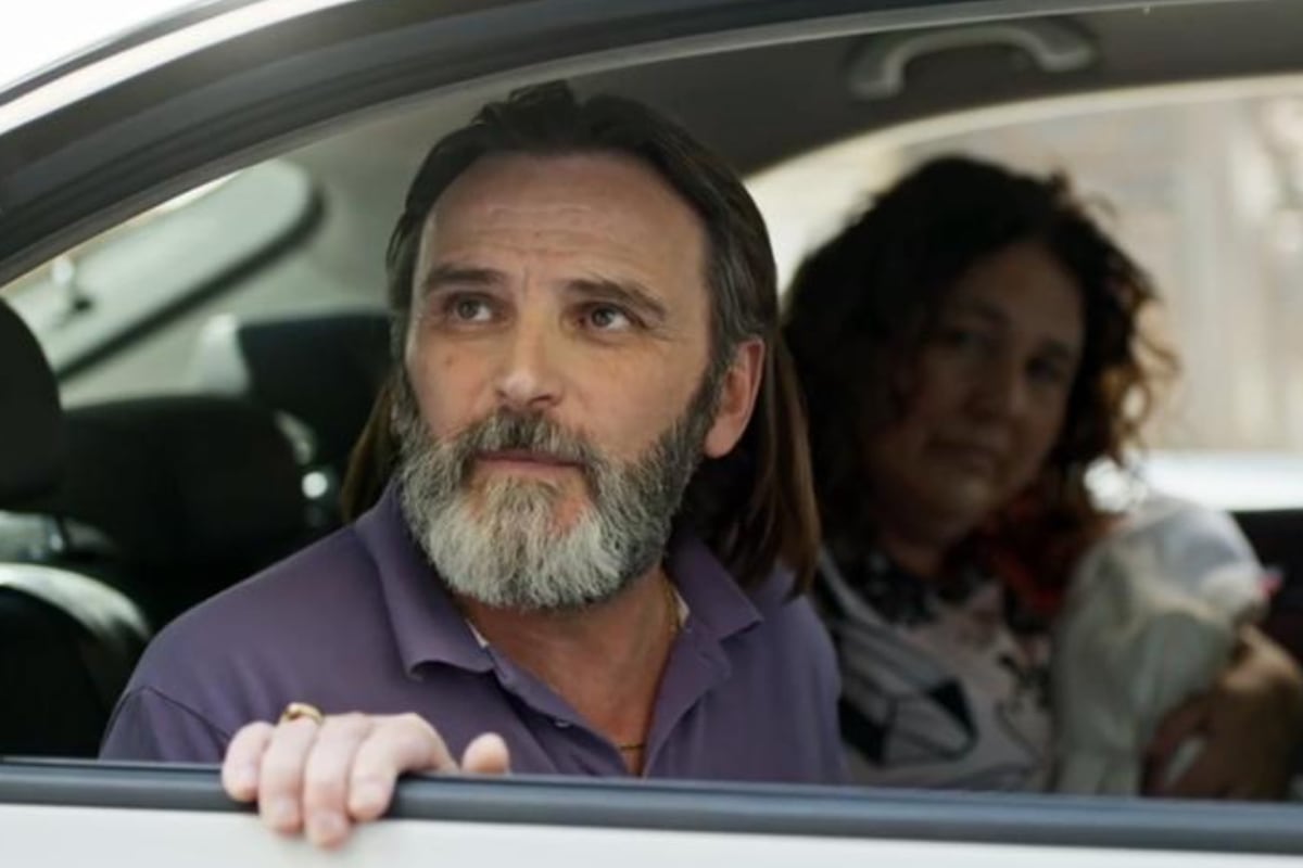 Fermín hizo sus maletas para viajar a Rumanía con su bebé recién nacido (Foto: Telecinco)