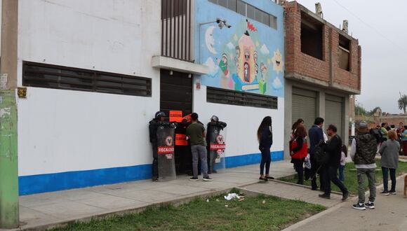 Autoridades clausuraron colegio bamba que funcionaba en Carabayllo. (Foto: Ministerio de Educación)