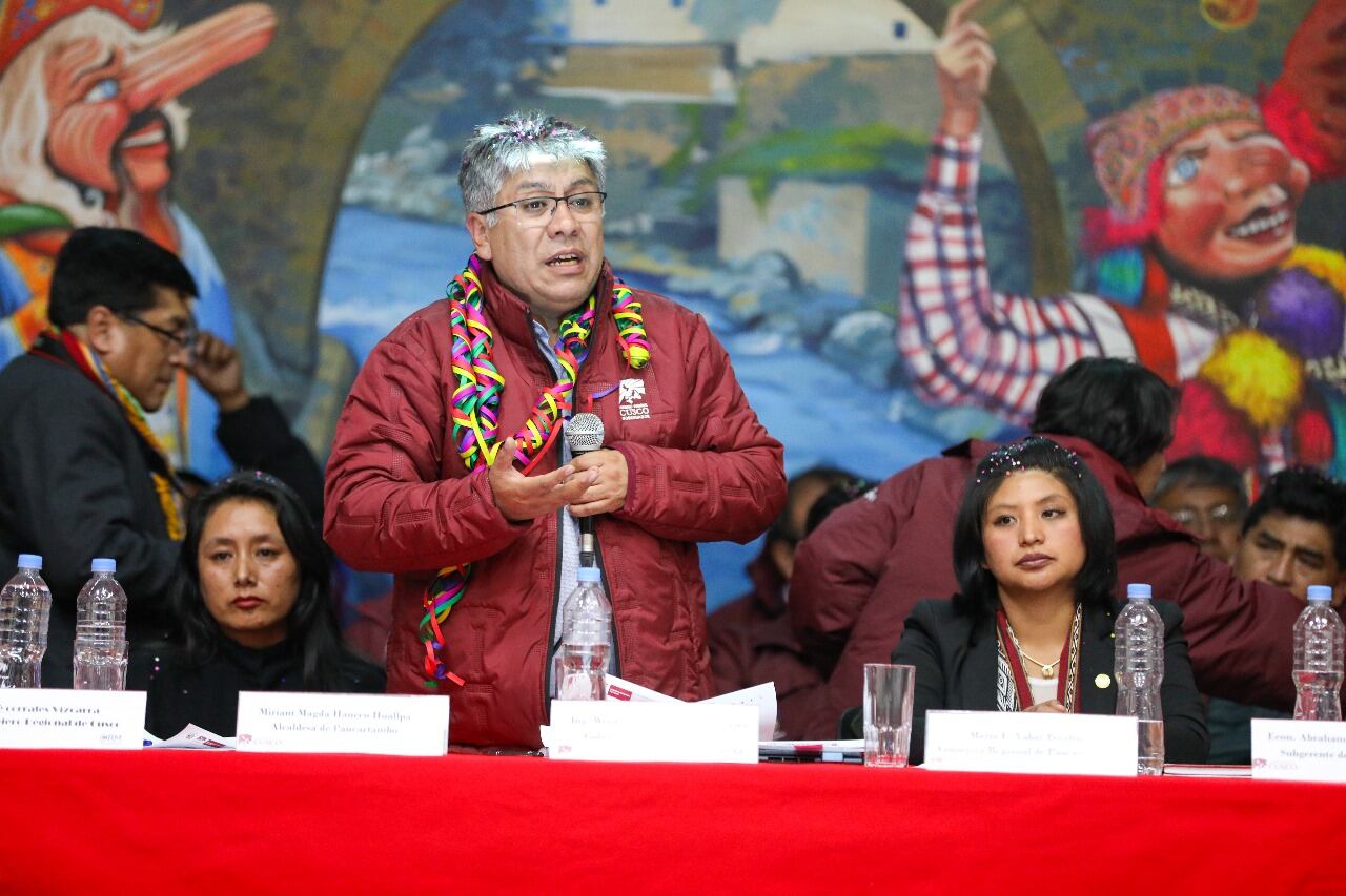 El gobernador regional de Cusco Werner Salcedo cuestionó los hallazgos del órgano de control, refirió que las presuntas irregularidades pudieron deberse a una confusión en el registro de documentos en las plataformas correspondientes. (Gobierno Regional del Cusco)