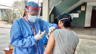 COVID-19: Recomiendan vacuna bivalente ante nueva variante, pero algunas regiones no llegan al 5% de cobertura | INFORME