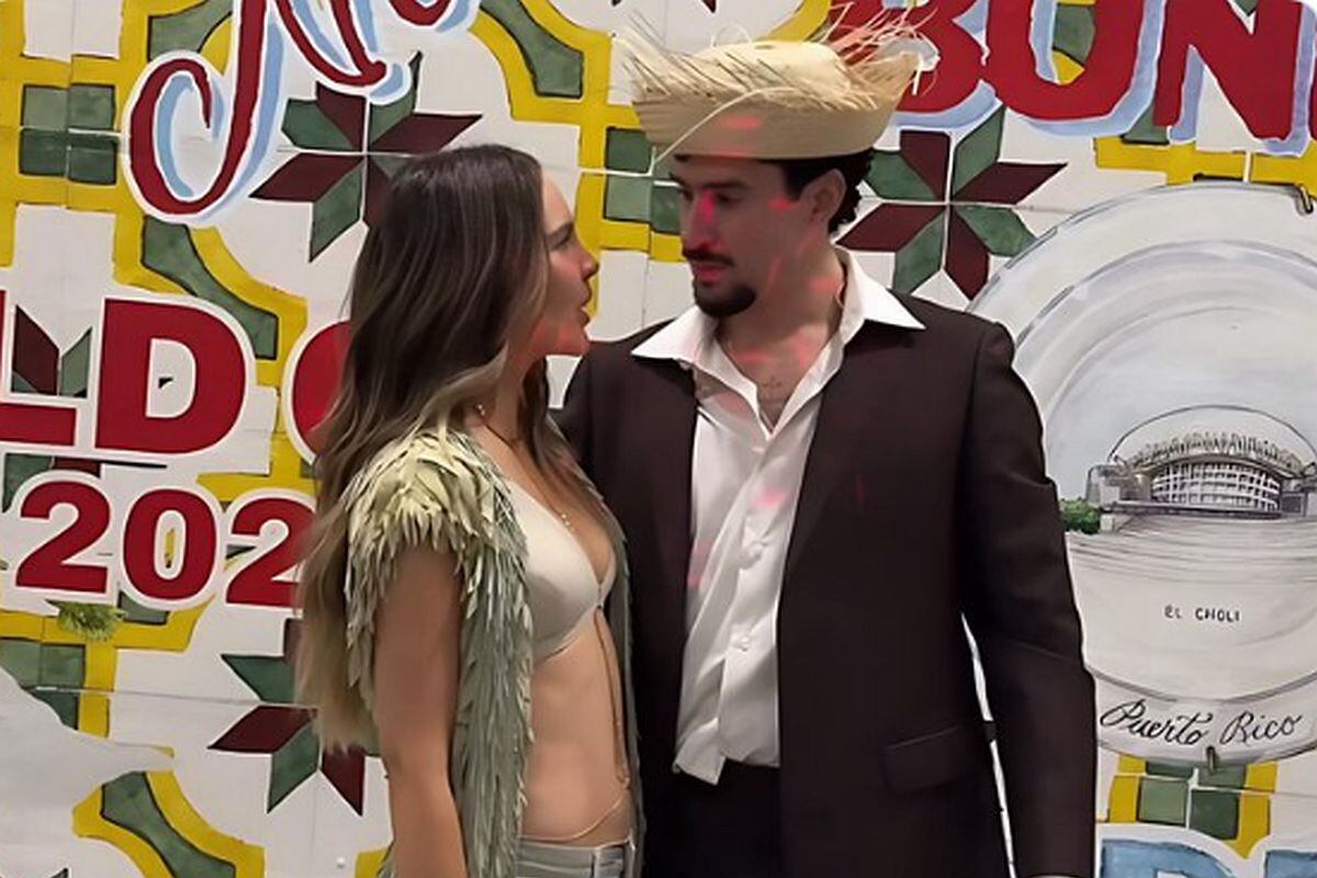 Bad Bunny sorprendió al dedicarle en vivo el verso de “Perro negro” a Belinda. (Foto: @BenitoPnkpr / X)