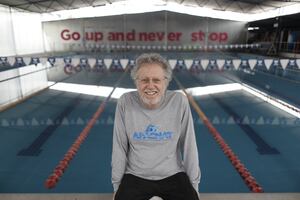 Surco y el exnadador Johnny Bello enfrentados por el cierre de piscina: los argumentos y el tema de fondo del caso