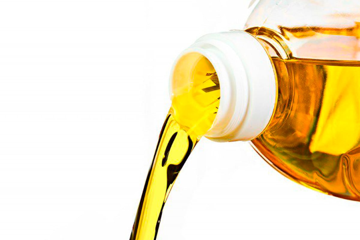 El aceite de cocina puede recalentarse un par de veces más antes de tornarse negro y soltar un olor a 'quemado' (Foto: @Freepick)