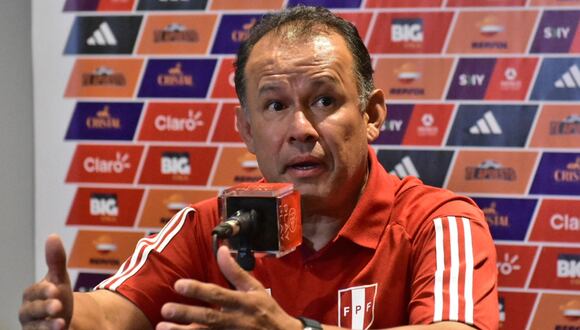 Juan Reynoso habló con la prensa tras la derrota de la Selección Peruana. (Foto: EFE)