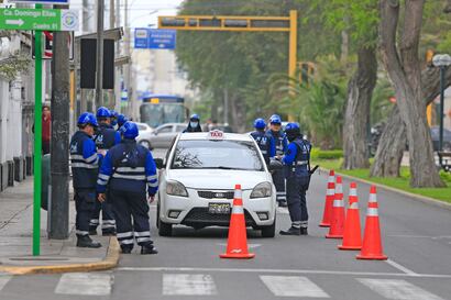 ATU da un giro y denuncia penalmente a choferes informales y dueños de vehículos por exposición al peligro