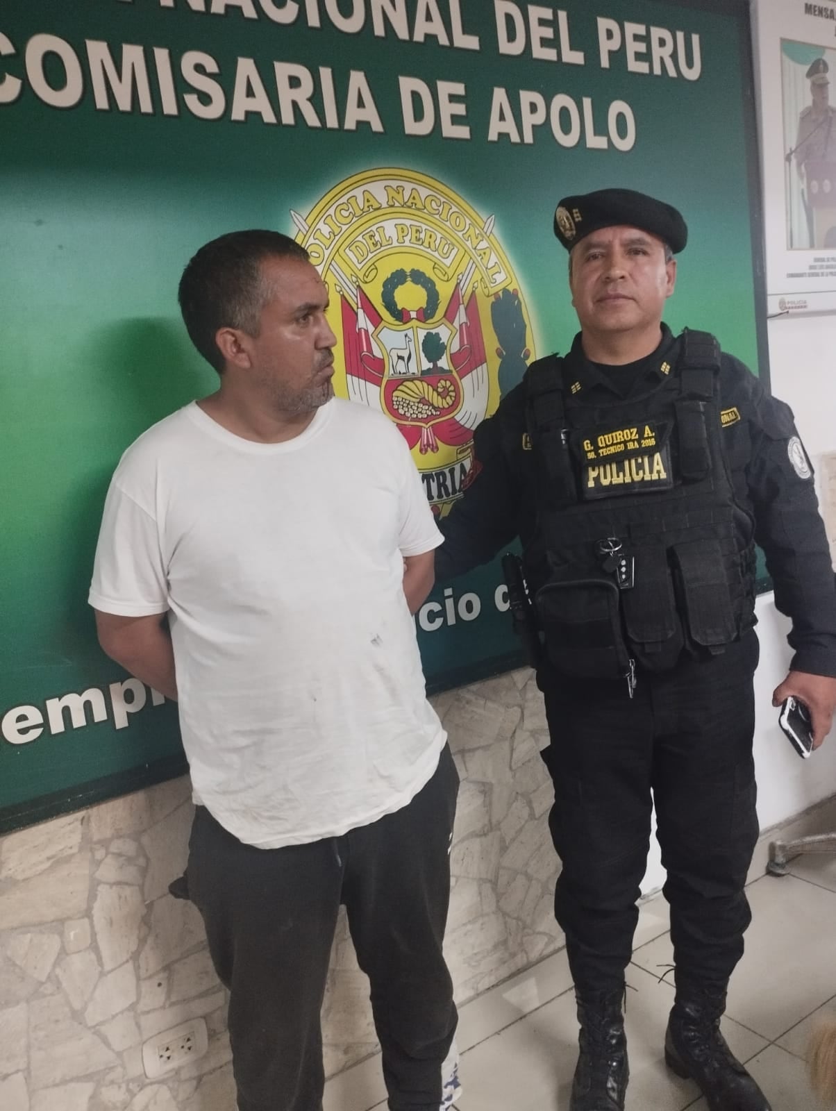 Los vecinos se percataron del brutal ataque e inmediatamente llamaron a la policía para que detuviera al agresor.