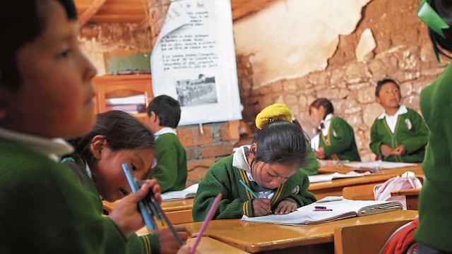 La influencia de la familia en la educación en adolescentes de Huancavelica