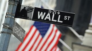 Wall Street abre estable ante nuevos aranceles en guerra comercial