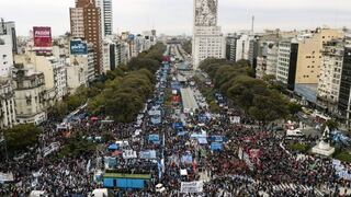 Argentina grava a más contribuyentes con impuesto a la renta financiera