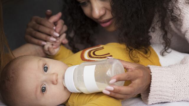 Bebés alimentados con leche en fórmula no tienen desventaja académica, dice científico peruano