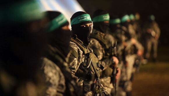 Miembros palestinos de las Brigadas al-Qassam, el brazo armado del movimiento Hamas. (Foto: Jamones Mahmud | AFP | ARCHIVO)