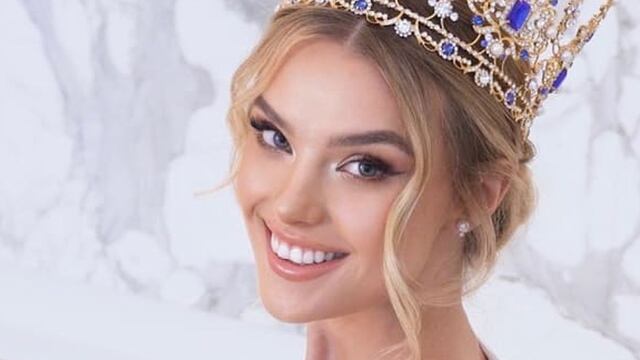 Krystyna Pyszková se corona como Miss Mundo 2024