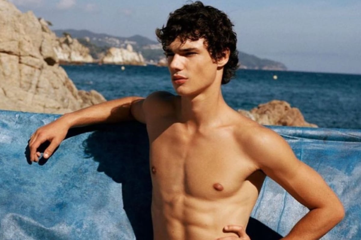 Lindez, con el torso desnudo, disfrutando de un día de playa (Foto: Fernando Lindez / Instagram)