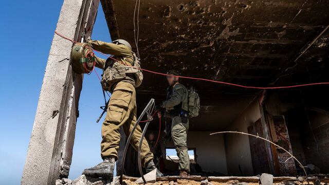 Israel dice haber matado a 50 milicianos y detenido a 180 en operación en el Hospital Al Shifa de Gaza