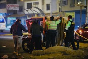 Comas: sicarios asesinan a mototaxista frente a su familia en plena vía pública