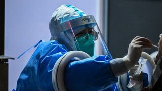 China confina ciudad de 3,5 millones tras detectar decenas de casos de coronavirus