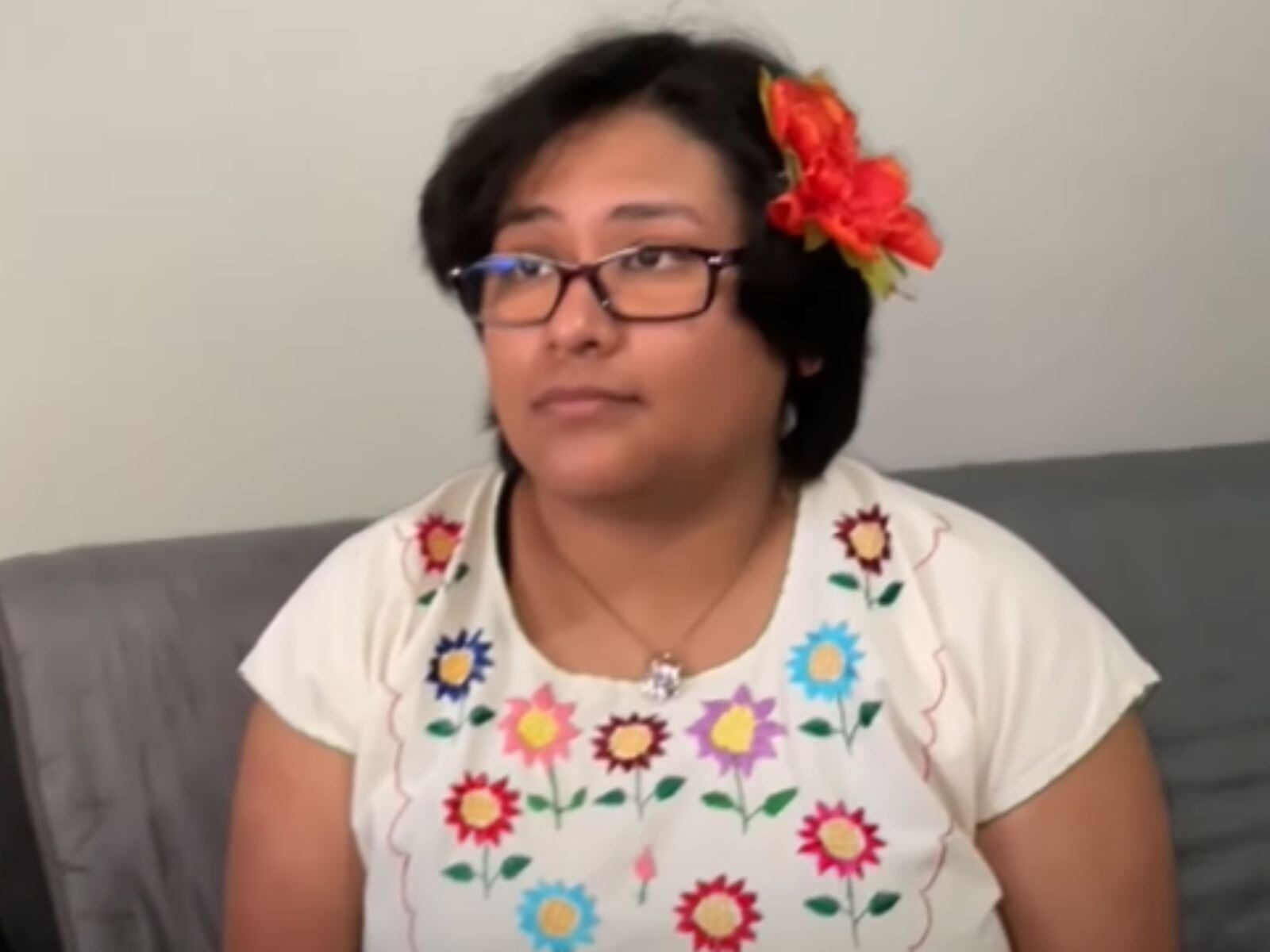 Samantha considera que su madre es una inmigrante que no cometió alguna infracción. Exige su liberación. (Crédito: Univision Chicago / YouTube)