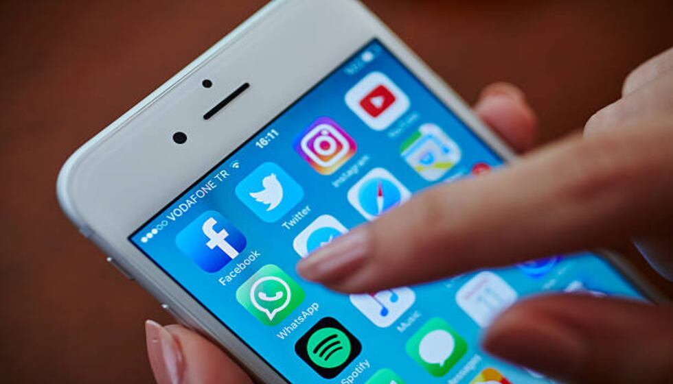 WhatsApp: el método para detectar si desconocidos están revisando tus conversaciones. (Fuente: iStock)
