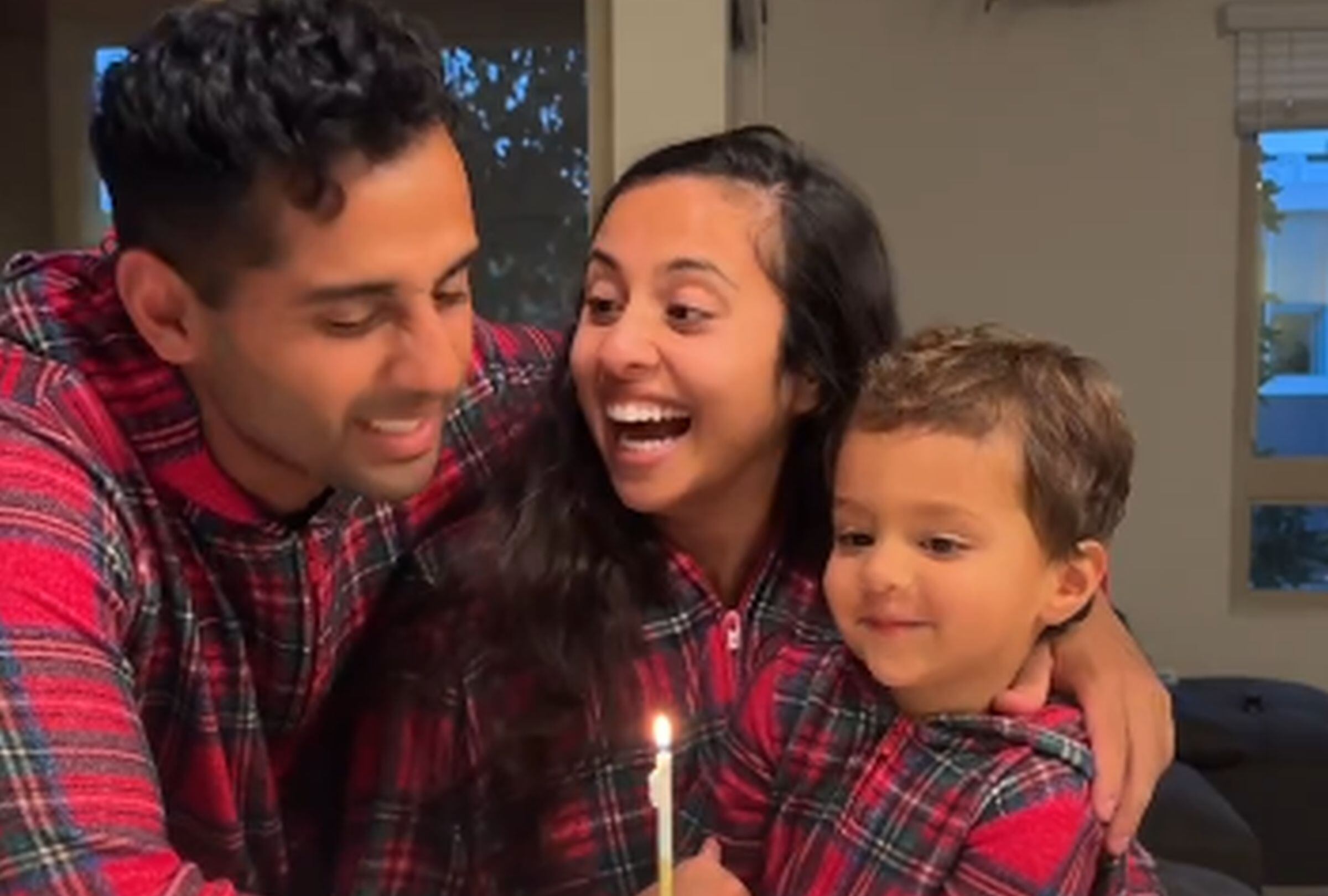 Esta imagen deja en claro que la familia vivió un momento muy divertido. (Foto: @pujatailorkhan / Instagram)