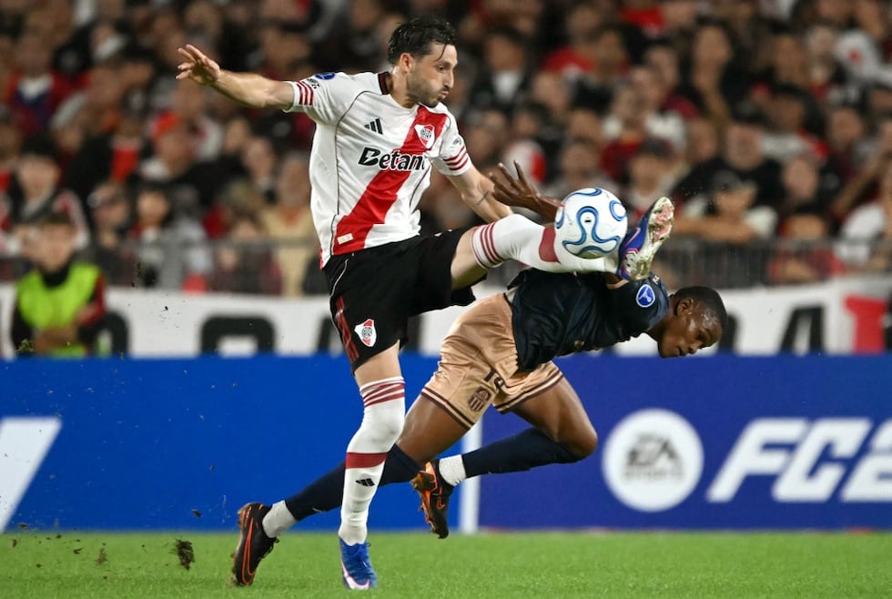 River Plate vs. Carabobo. (Photo by Luis ROBAYO / AFP)