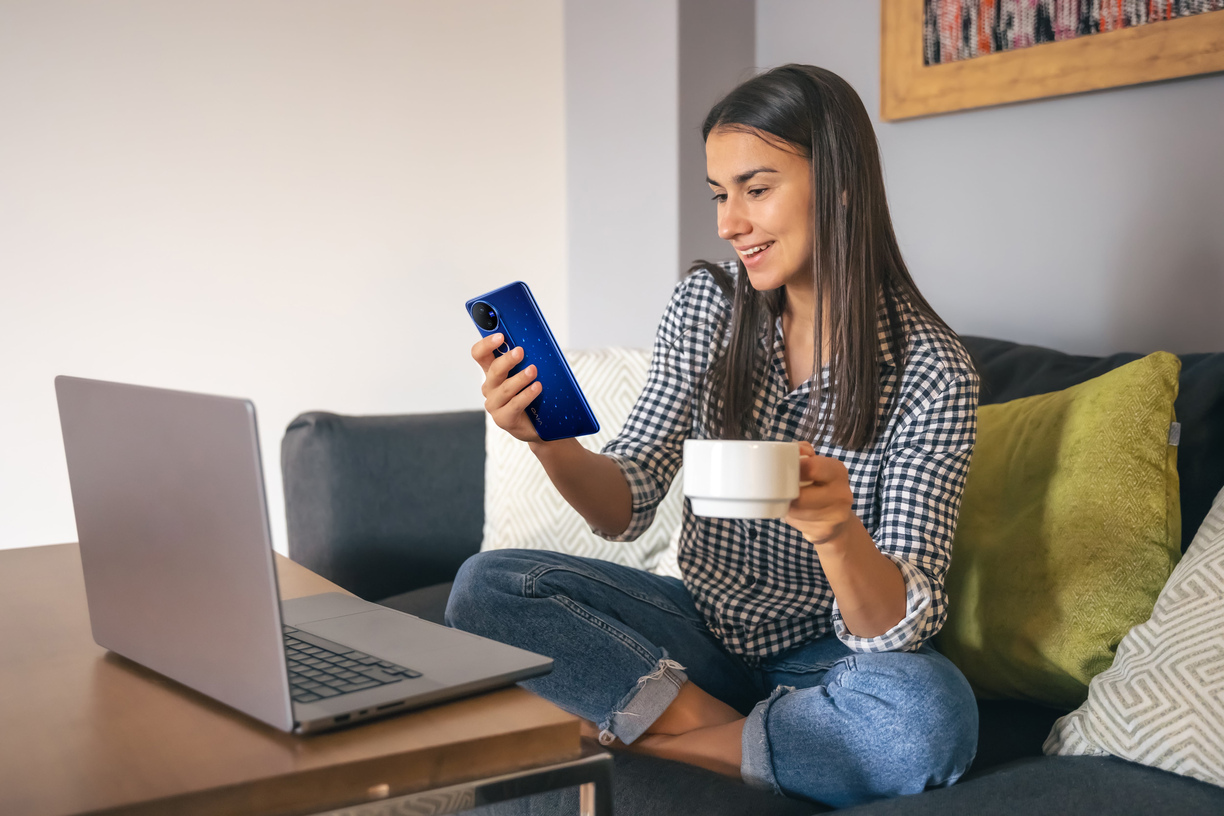 Especialistas advierten que la medida podría vulnerar la libertad de expresión y limitar la labor informativa de los creadores digitales.