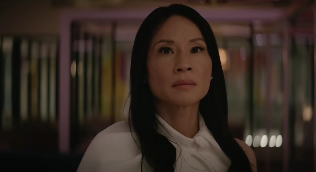 Joyce Newman (Lucy Liu) se niega a hablar sobre lo que sucedió con Norman Bagovitch en la miniserie "A Man in Full" (Foto: Netflix)
