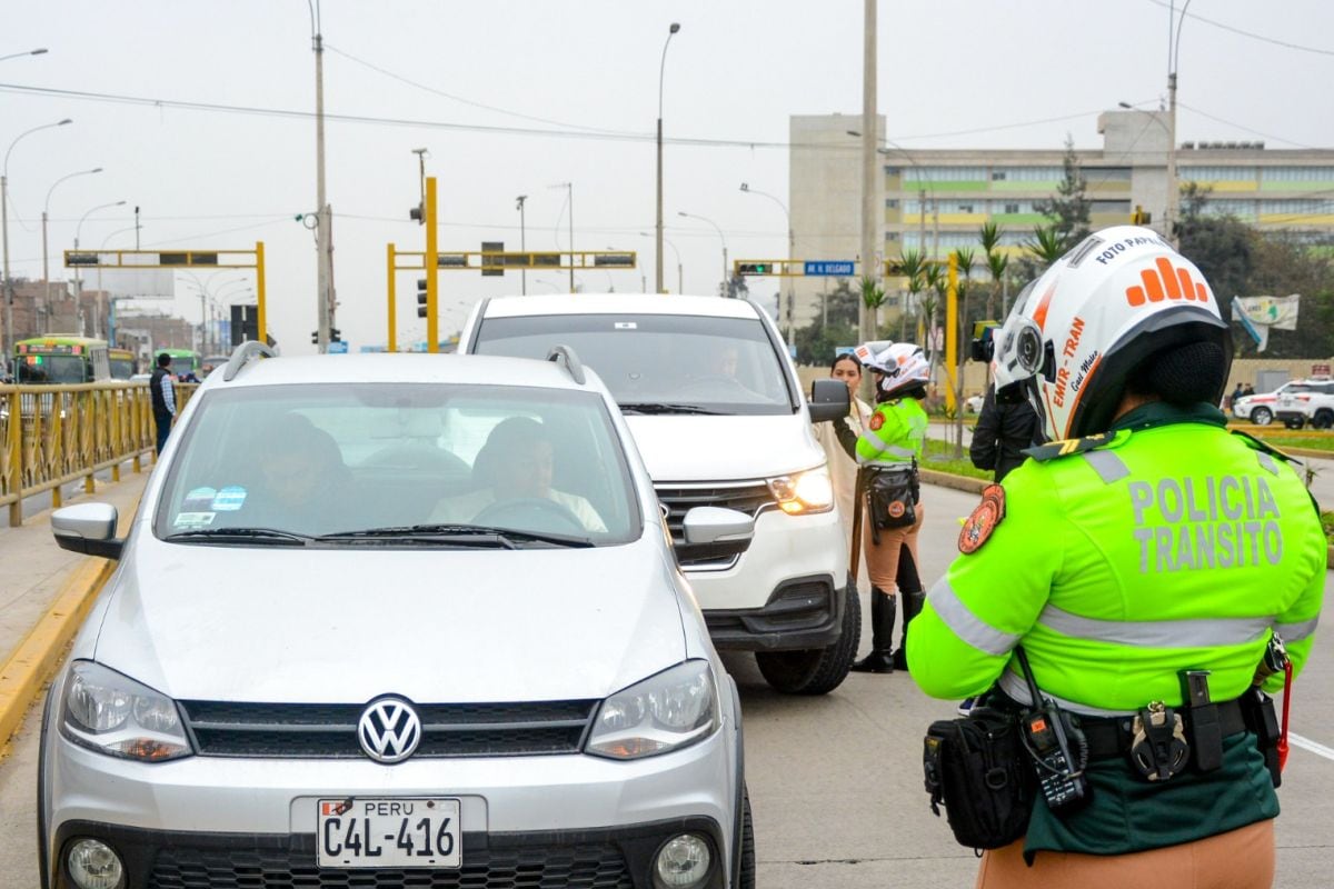 Uno de los requisitos es no tener sanciones, multas pendientes ni la licencia de conducir retenida, según el Registro Nacional de Sanciones. (Foto: MTC)