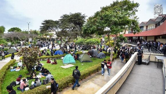 Gran expectativa por el desayuno y almuerzo especial por Navidad en la Universidad San Marcos. (Foto: UNMSM)