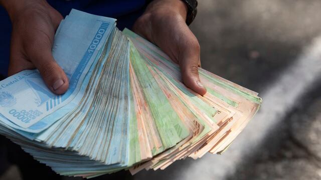 ¡Subió el bono! Pensionados reciben más en julio: estos son los montos, según el IVSS | Foto: EFE