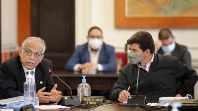 CCL plantea recomposición total del gabinete ministerial