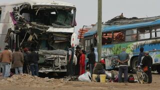 Diez personas heridas dejó choque de buses interprovinciales en Huacho 