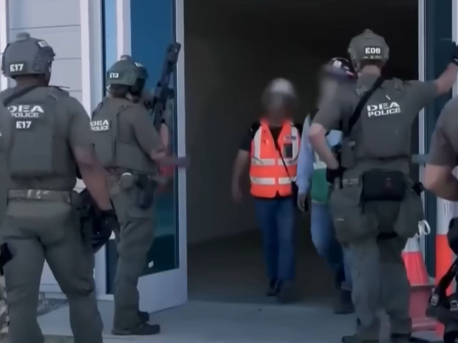 La ciudadana venezolana pensó por un momento en entregarse a las autoridades migratorias al considerar que no habría escapatoria. (Crédito: Noticias Telemundo / YouTube)