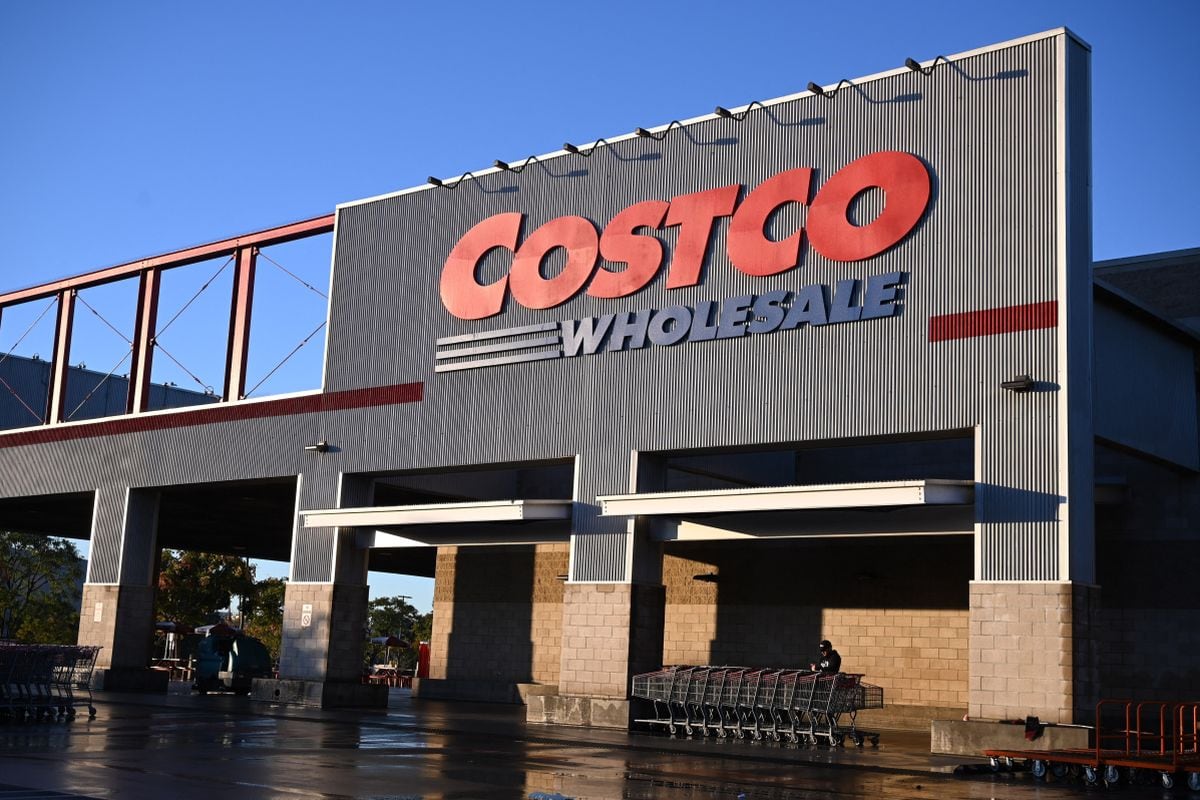Costco Wholesale Corporation es una corporación multinacional estadounidense que opera una cadena de clubes de almacenes exclusivos (Foto: Robyn Beck / AFP)