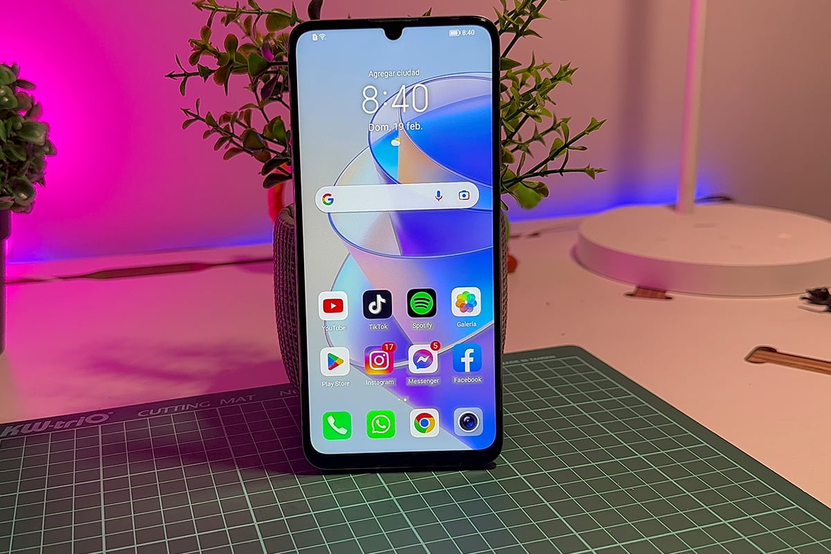 Con una estructura de 167.5 x 76.9 x 8.3 mm y un peso de 196 gramos, el Honor X7a trae un diseño limpio. (Foto: MAG - Rommel Yupanqui)