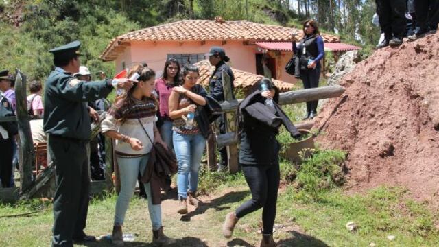 Sacsayhuamán: 60 turistas intervenidos por “frenética fiesta”