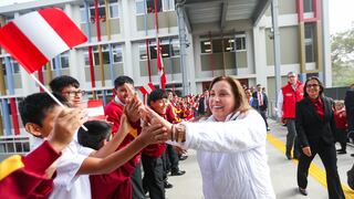 La democracia resiste (sic)