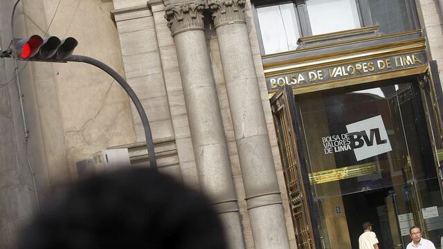 Bolsa de Valores de Lima abre a la baja tras nuevo gabinete de Pedro Castillo 
